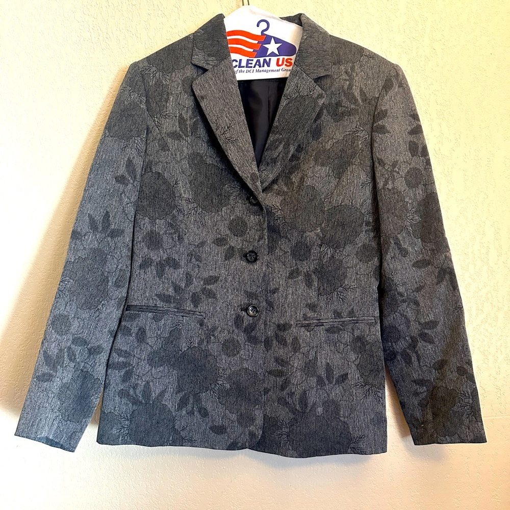 Kasper Blazer Suit Jacket Size 8 Flower Pattern Gray and Black